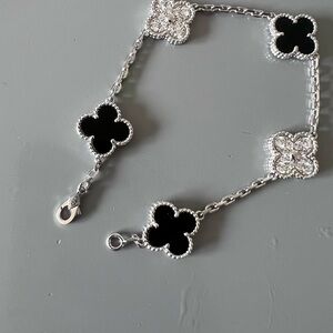 Elegant S925 Silver and Black Clover Bracelet